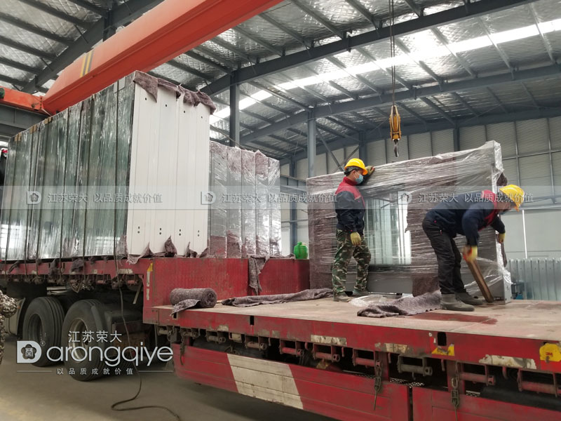 廣東太陽能候車亭發貨案例