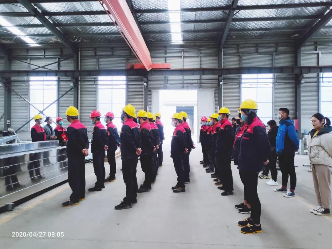 榮大公交候車(chē)亭廠家榮譽(yù)表彰例會(huì)配圖二